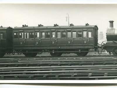 carriage awaiting passengers