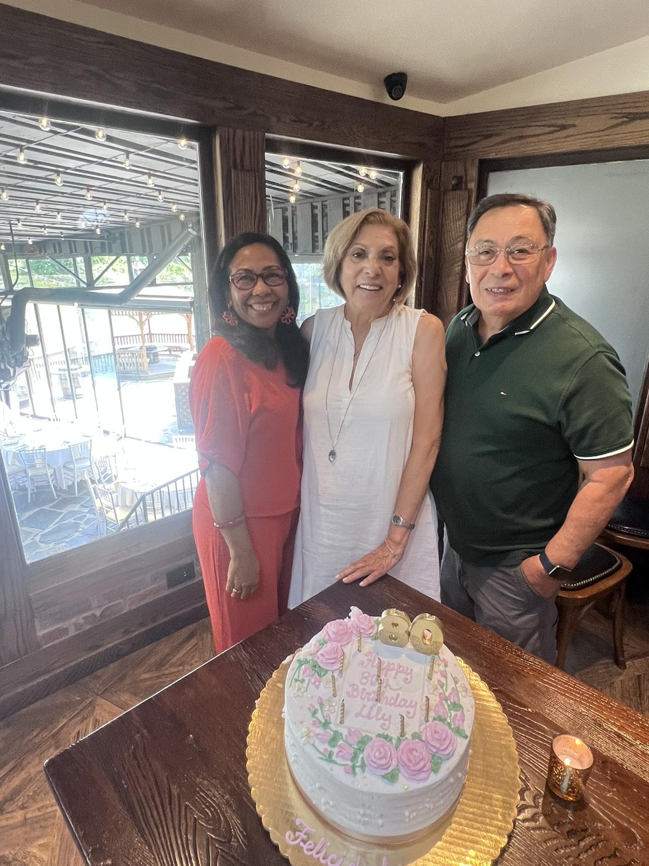 carmen oscar mom cake