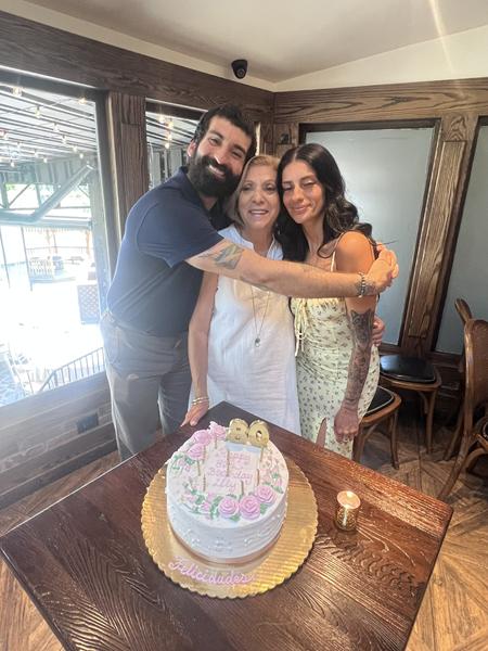 maya kids mom and cake