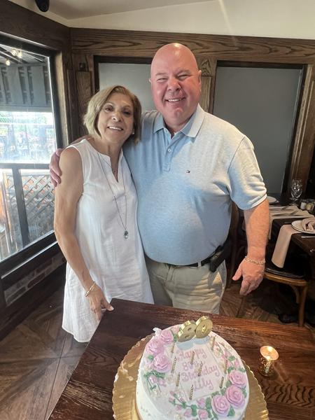 mom pete cake