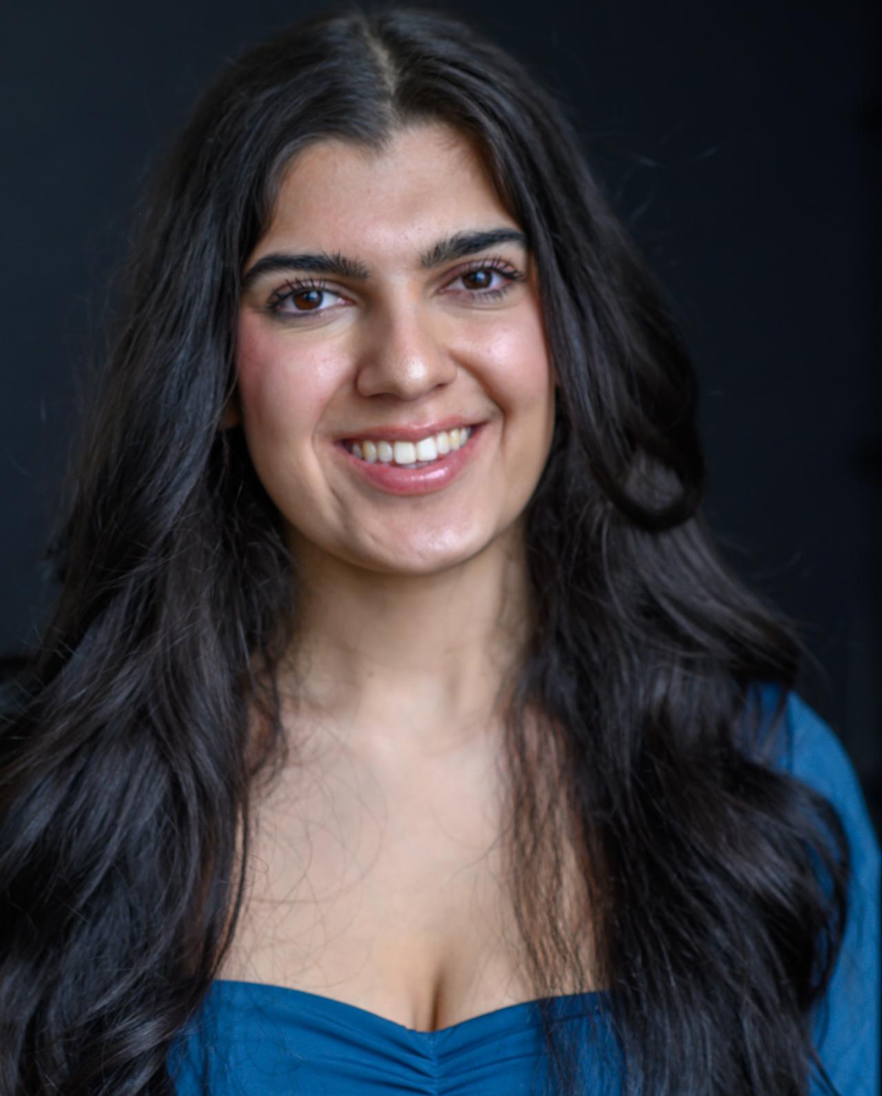 Sienna_Headshot_06-2