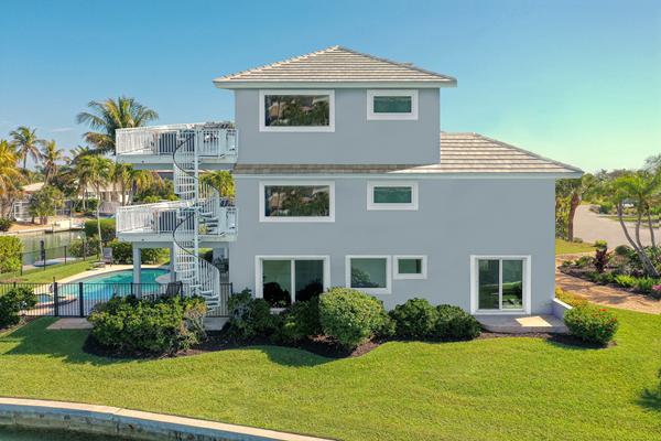 Sanibel Island, FL Left