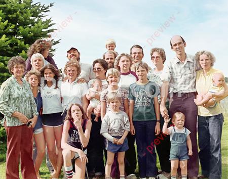 1982ish-07 Frost reunion - Group photo with Grandma Carmel, Uncle Mike_s family, Uncle Dan_s family and our family 2-01