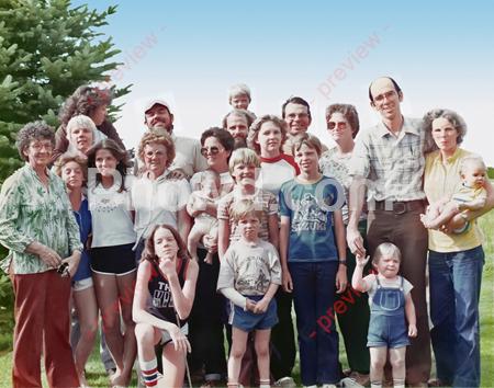 1982ish-07 Frost reunion - Group photo with Grandma Carmel, Uncle Mike_s family, Uncle Dan_s family and our family 2