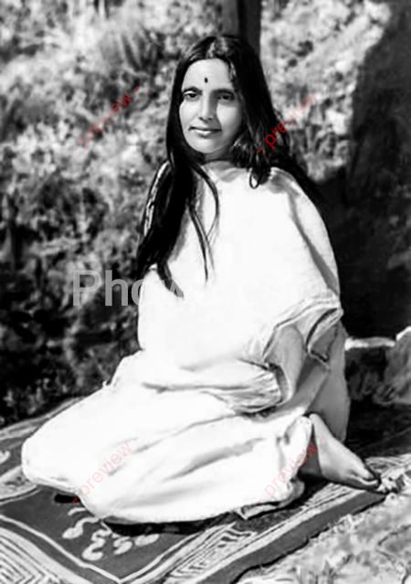 Anandamayi Ma - Sitting Turned Right