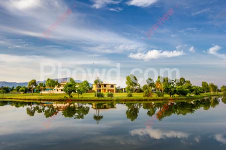 Mirrored_Lake