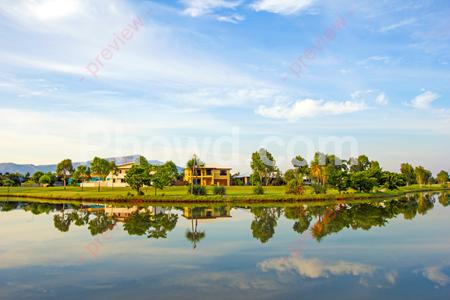 Mirrored_Lake